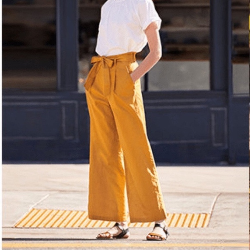 UNIQLO Paperbag Waist Linen Pants